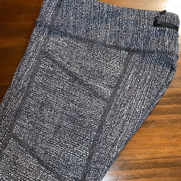 LULULEMON REFLECTIVE YOGA PANTS🍋 - Picture 12 of 15